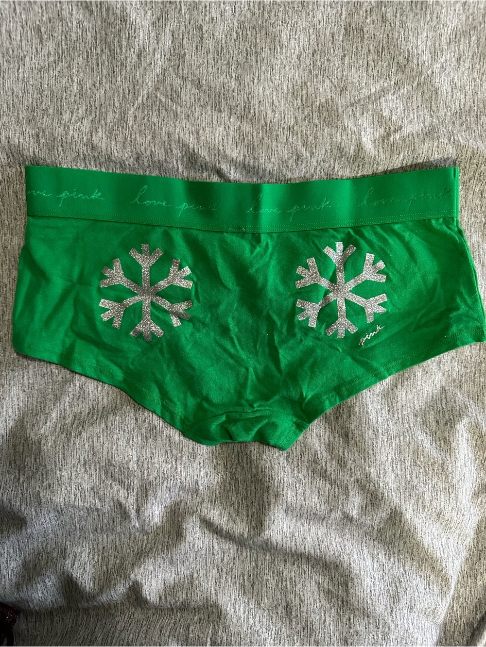 Victoria's Secret Green Snowflake Shortie Panty Size M NWT